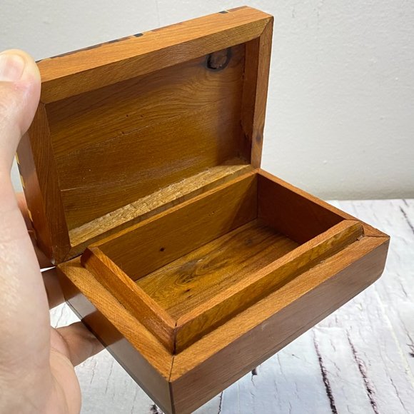 Vintage Exquisite Thuya Burl Wooden Jewelry Box, Timeless Keepsake Chest - Picture 7 of 9